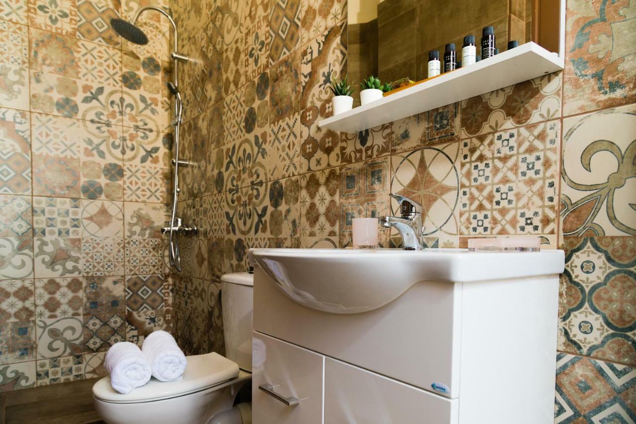 Ch Adrianou Suites Athens Exterior photo